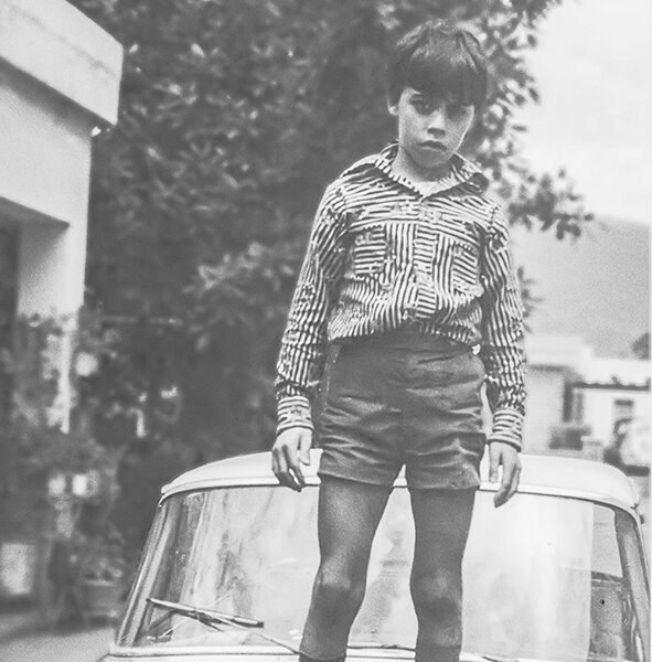 Cuando crecer es dejar de creer: Días de reír, días de llorar de Eduardo Perrone